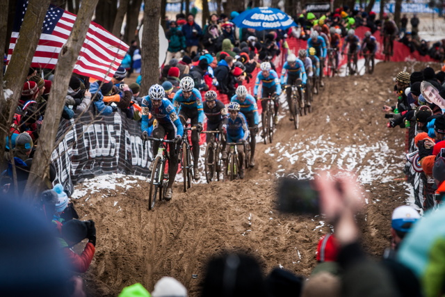 Mistrovství světa v cyklokrosu, Louisville 2013 - Martin Bína vede vláček elitních cyklokrosařů 