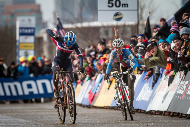 Kateřina Nash přichází o bronz na mistrovství světa v cyklokrosu 2013 - klikni pro větší fotku