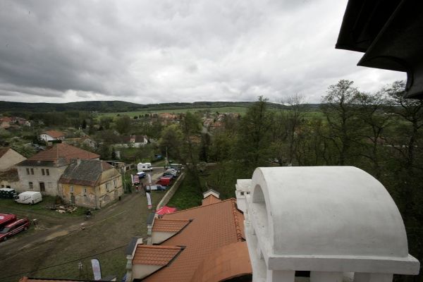 Velo Test Fest 2009 pohled z věže na vjezd