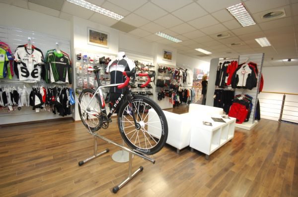 Slavnostní otevření nové prodejny XCR v Brně - patro