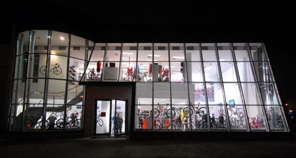 Slavnostní otevření nové prodejny XCR v Brně