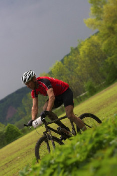 Author Šela Marathon - světelná atmosféra těsně před deštěm