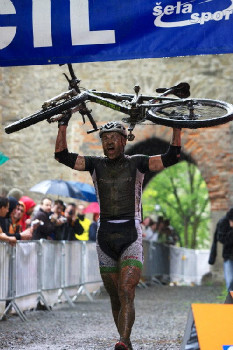 Author Šela Marathon - hrad Helfštýn 8.5. 2010, 12:56:54 hod.