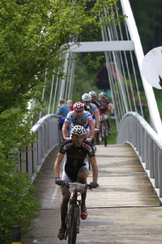 Author Šela Marathon - lávka přes Bečvu v Rybářích