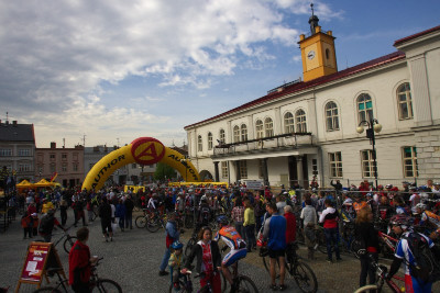 Author Šela Marathon - náměstí TGM v Lipníku nad Bečvou 8.5. 2010, 8:45 hod.