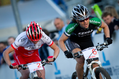 Mary McConneloug spurtuje pro druhé místo