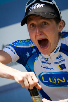 Slavící Catherine Pendrel