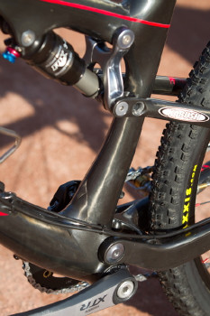 masivní středové složení