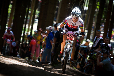 Tereza Huříková v jednom z divácky atraktivních stoupání