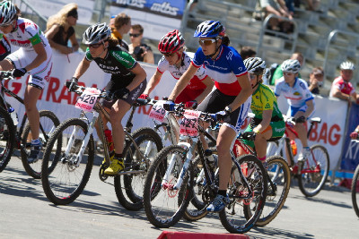 ženský závod se zahraniční účastí