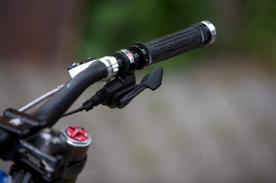 Černý švihák Yeti