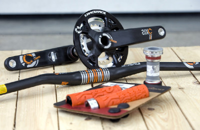 kanadský All Mountain karbon