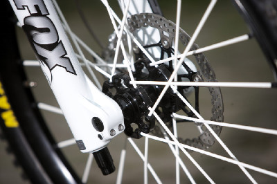 Černý švihák Yeti