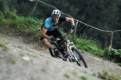 Remedy 8 - enduro TEST