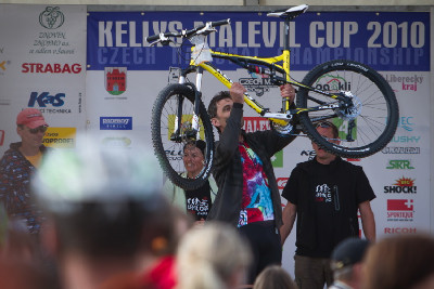 vítěz kola Kelly Fully v tombole