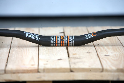 kanadský All Mountain karbon