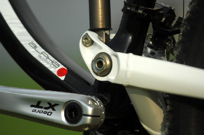 Remedy 8 - enduro TEST