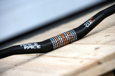 kanadský All Mountain karbon