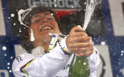 Ragot si šampus užívala