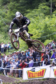 Hlavně vysoko a daleko