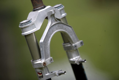 Manitou elastomerové retro vidlice