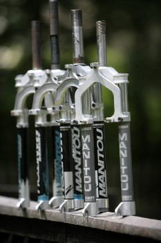 Manitou elastomerové retro vidlice