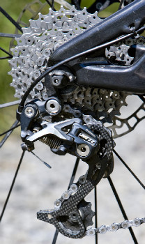 Shimano & KCNC pod drobnohledem