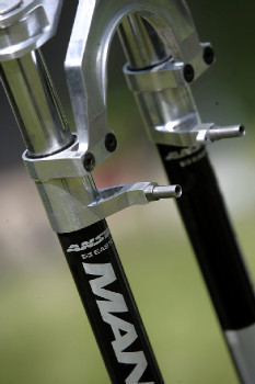 Manitou elastomerové retro vidlice