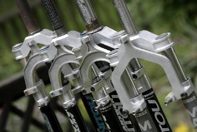 Manitou elastomerové retro vidlice