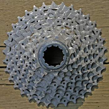 Shimano & KCNC pod drobnohledem