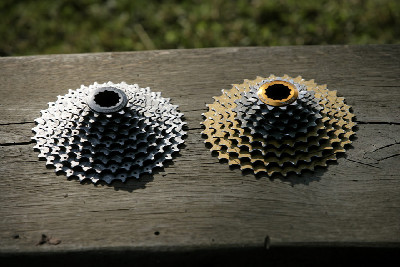 Shimano & KCNC pod drobnohledem