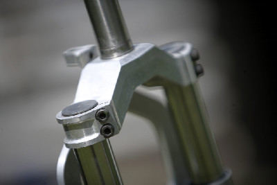 Manitou elastomerové retro vidlice