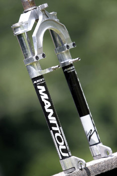 Manitou elastomerové retro vidlice