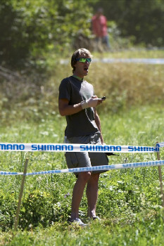 Milan Spěšný při závodě povzbuzoval své kolegy