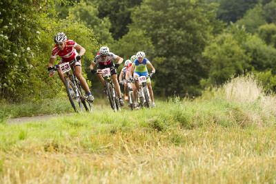 dámská špička v čele s Annikou Langvad