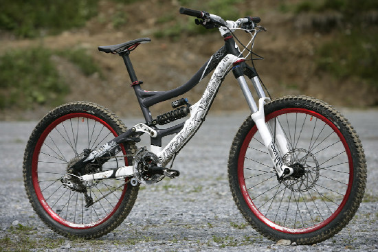 FR a DH novinky Specialized 2011