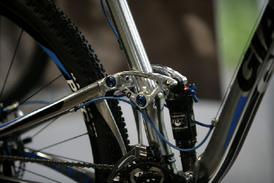 Giant 29" 2011 obrazem