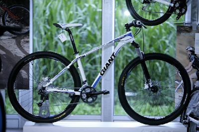 Giant 29" 2011 obrazem