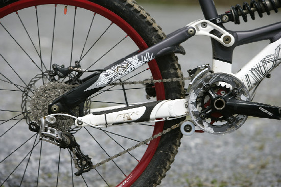 FR a DH novinky Specialized 2011