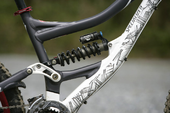 FR a DH novinky Specialized 2011