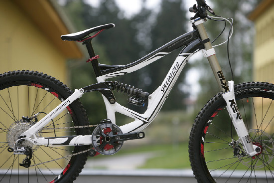 FR a DH novinky Specialized 2011