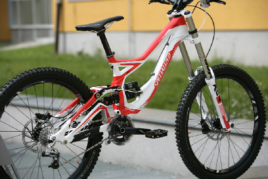 FR a DH novinky Specialized 2011