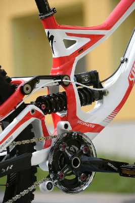 FR a DH novinky Specialized 2011
