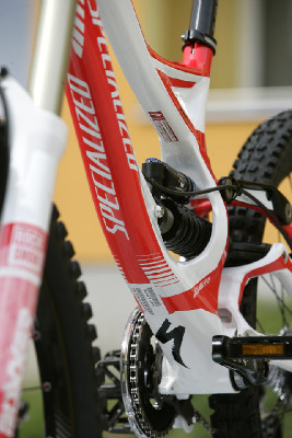 FR a DH novinky Specialized 2011