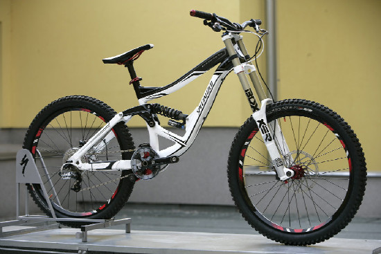 FR a DH novinky Specialized 2011
