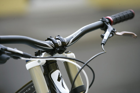 FR a DH novinky Specialized 2011