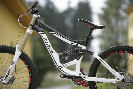 FR a DH novinky Specialized 2011