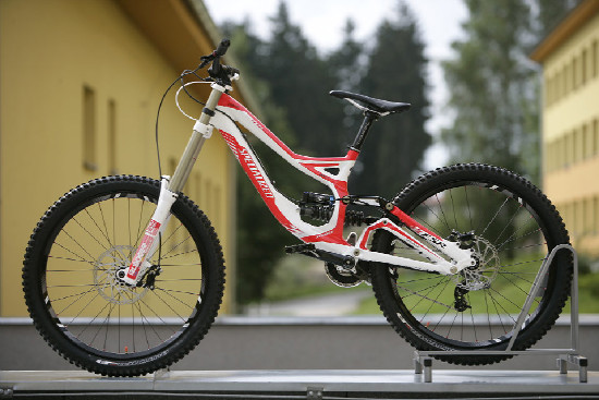 FR a DH novinky Specialized 2011