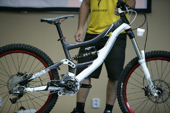 FR a DH novinky Specialized 2011