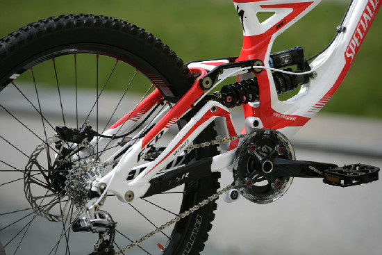 FR a DH novinky Specialized 2011